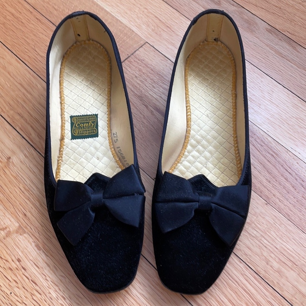Vintage black velvet Daniel Green house shoes/slippers 60s-70s hostess vibes